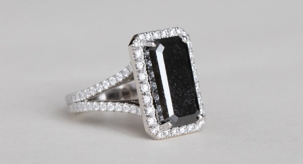 Black Diamonds As A Unique Alternative For Engagement Rings